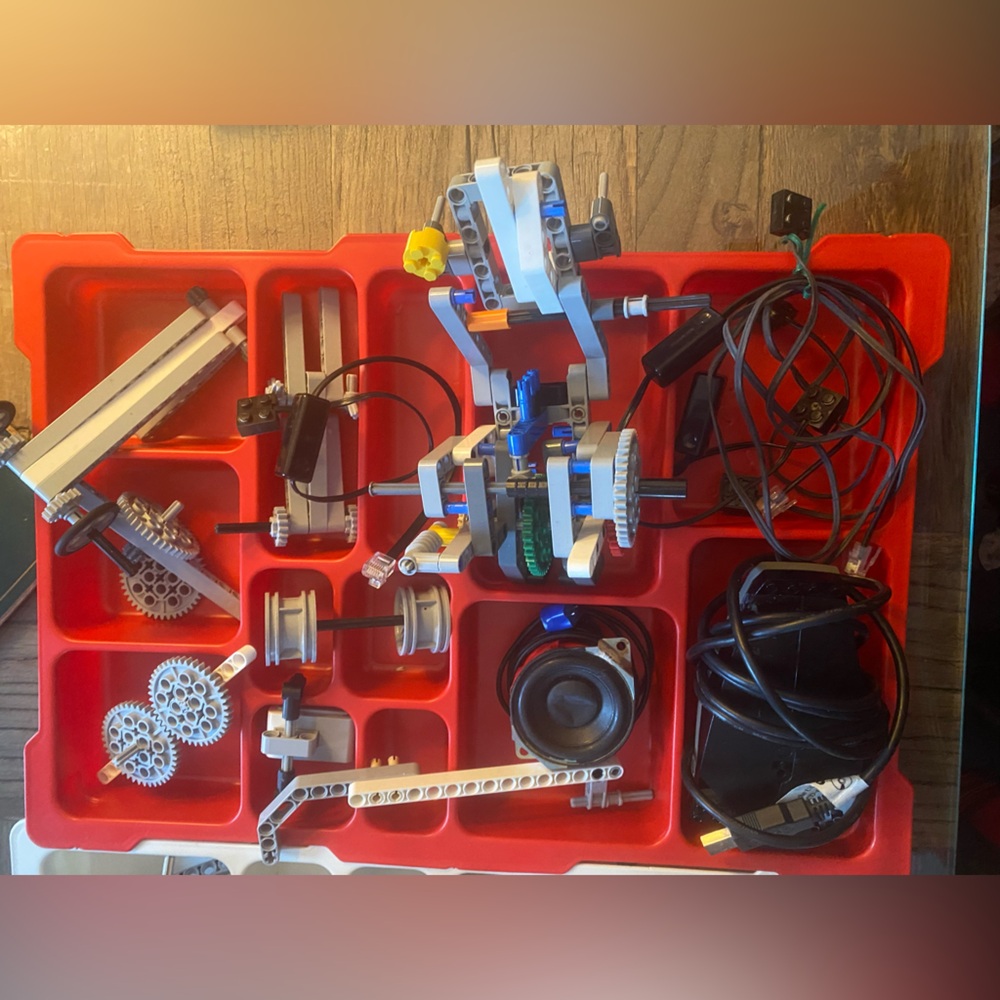 LEGO Partial Intelligent Robotics Set w many Misc pieces incl wires - Picture 3 of 3